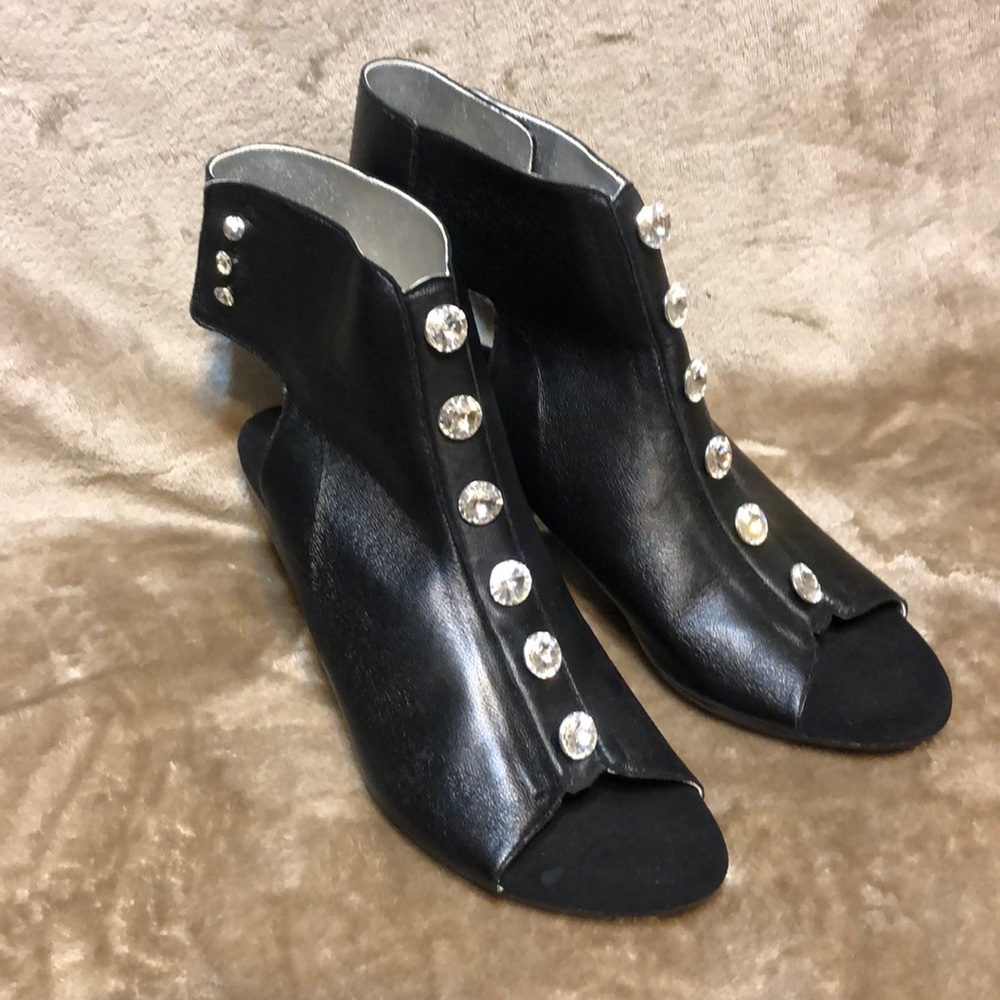 Onex black leather wedged sandals